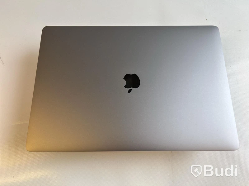 Dator Apple MacBook Pro 16 tum (2019) inkl. laddare.