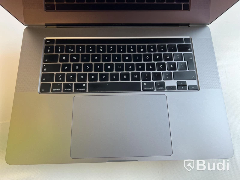 Dator Apple MacBook Pro 16 tum (2019) inkl. laddare.