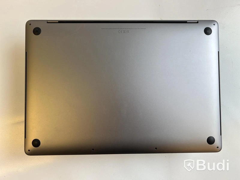 Dator Apple MacBook Pro 16 tum (2019) inkl. laddare.