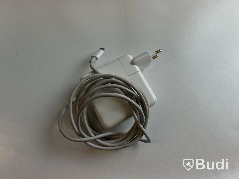 Dator Apple MacBook Air 13 tum (2020) inkl. laddare.