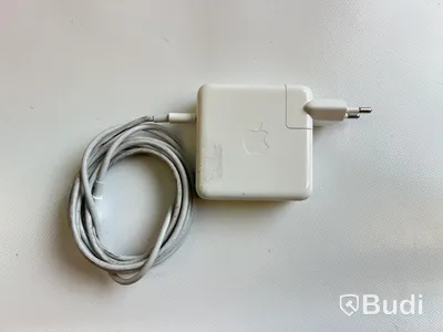 Dator Apple MacBook Pro 13 tum (2017) inkl. laddare.