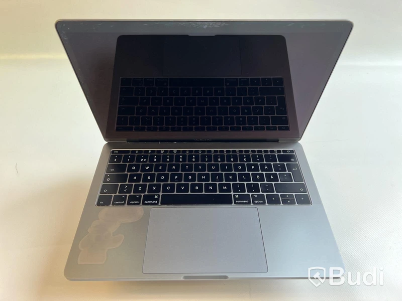 Dator Apple MacBook Pro 13 tum (2017) inkl. laddare.