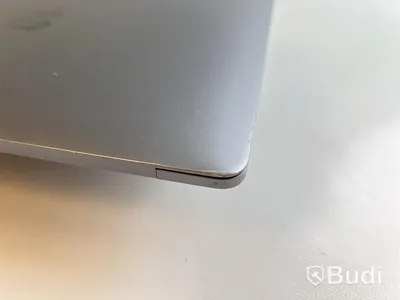 Dator Apple MacBook Pro 13 tum (2017) inkl. laddare.