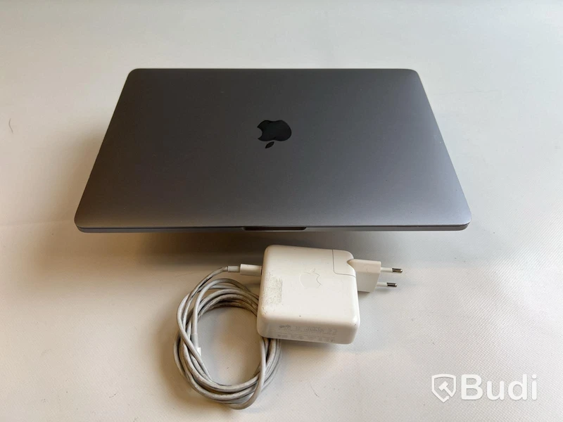 Dator Apple MacBook Pro 13 tum (2017) inkl. laddare.