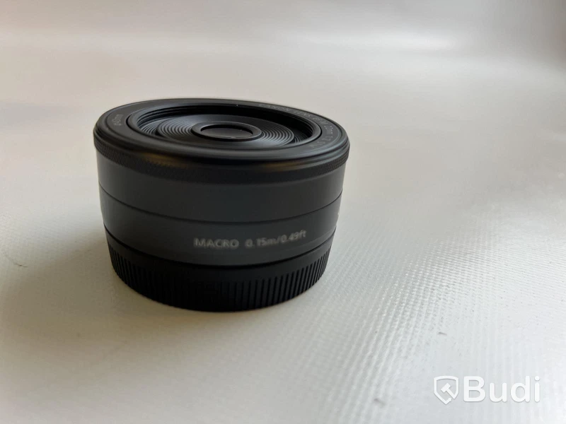 Kamera Canon EOS M50 med Canon EF-M 22mm f/2 STM - objektiv