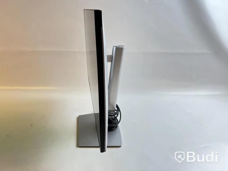 Datorskärm Dell Ultrasharp U2722D inkl. strömkabel. OBS! Defekt baksida.