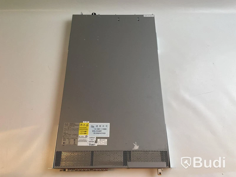 Switch Cisco Nexus N5-C5548UP 32-Port Switch.