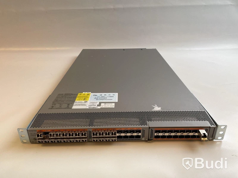 Switch Cisco Nexus N5-C5548UP 32-Port Switch.