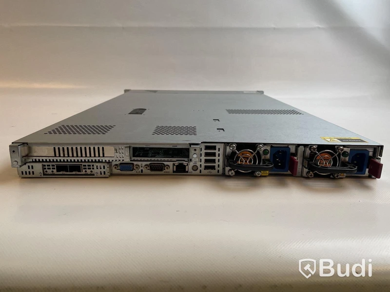 Server HP ProLiant DL360p Gen8.