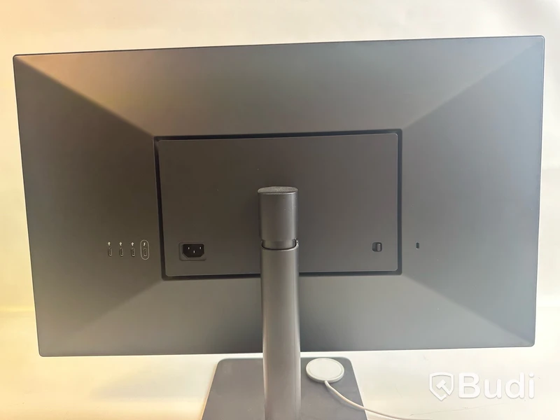 Datorskärm LG 27 tum Class UltraFine™ 5K IPS inkl. strömkabel.