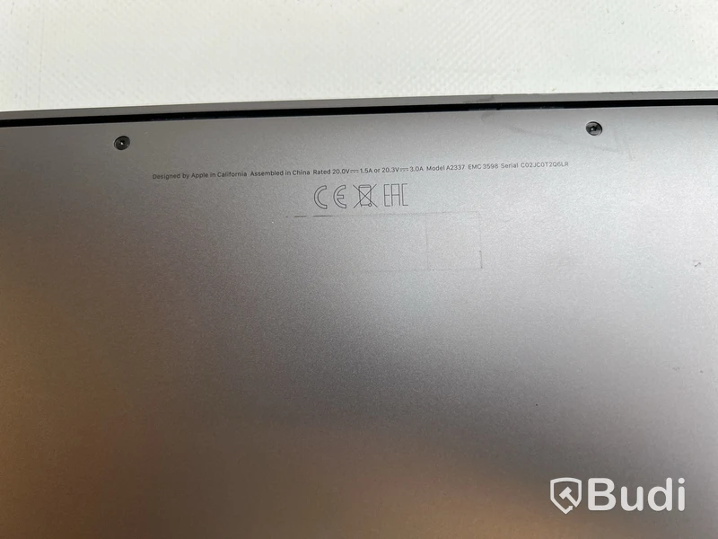 Dator MacBook Air M1 (2020) inkl. Satechi USB C Hub