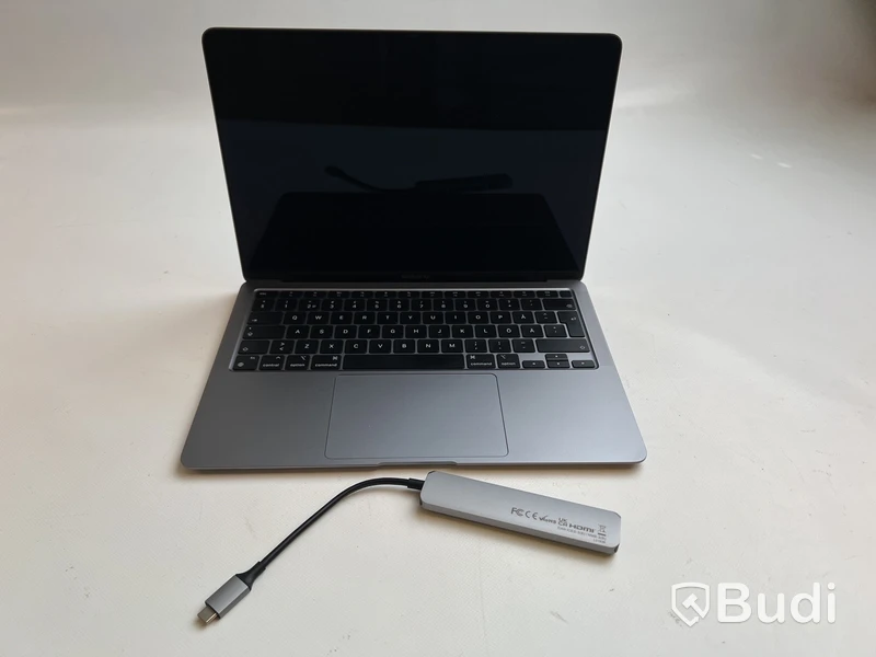 Dator MacBook Air M1 (2020) inkl. Satechi USB C Hub