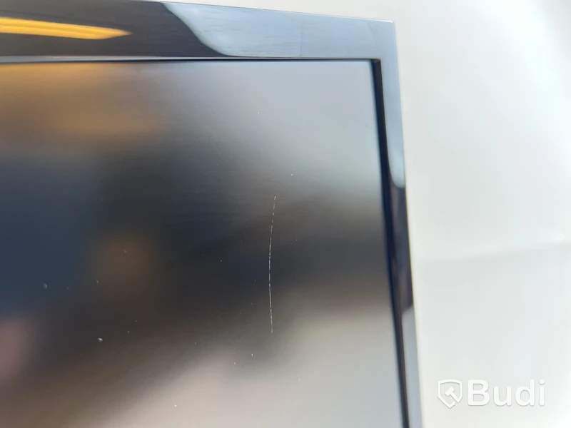 Välvd datorskärm Samsung C27F398 OBS! Repad skärm.
