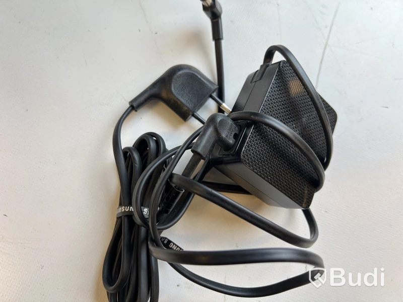 Välvd datorskärm Samsung C27F398