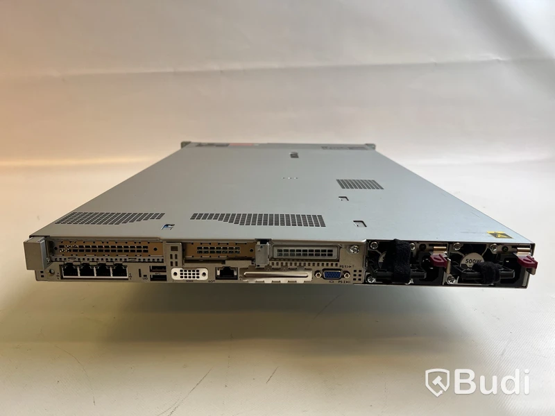 Server HPE ProLiant DL360 Gen10 och APC SmartUPS 1000.