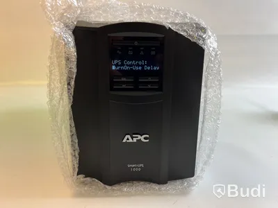 Server HPE ProLiant DL360 Gen10 och APC SmartUPS 1000.