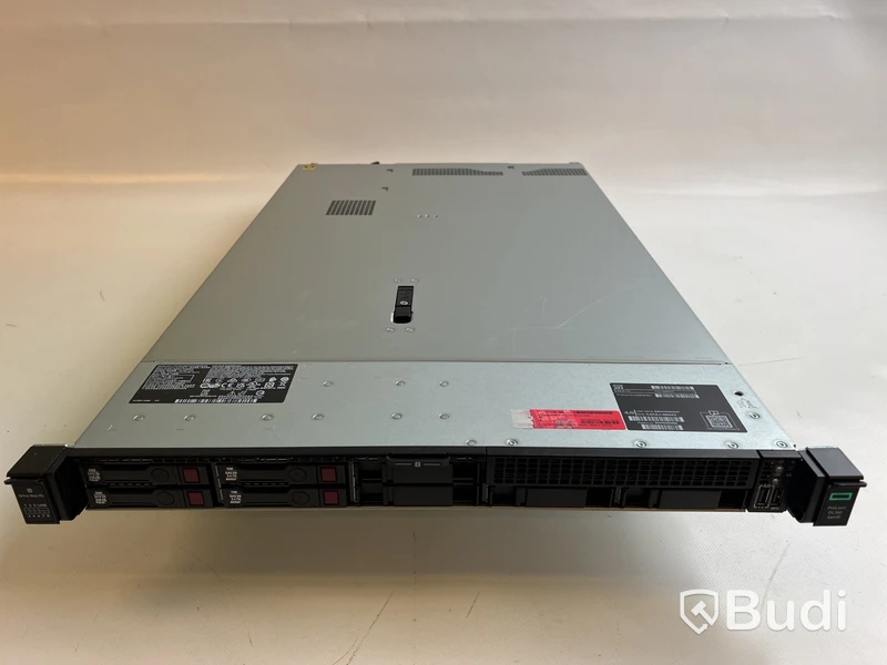 Server HPE ProLiant DL360 Gen10 och APC SmartUPS 1000.
