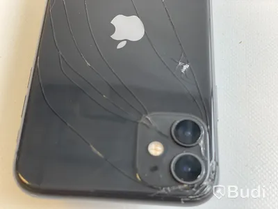 Mobil Apple iPhone 11 64GB. OBS! Sprucken/repad skärm