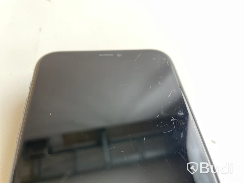 Mobil Apple iPhone 11 64GB. OBS! Repad skärm.