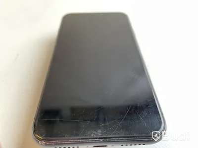 Mobil Apple iPhone 11 64GB. OBS! Repad skärm.