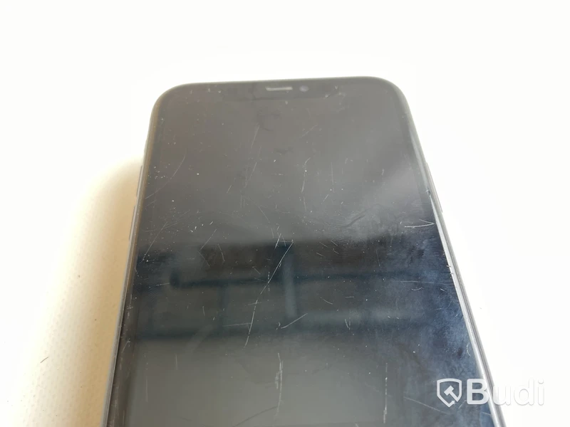 Mobil Apple iPhone 11 64GB. OBS! Repad skärm.