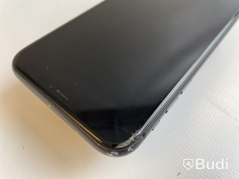 Mobil Apple iPhone 11 64GB. OBS! Repad och sprucken skärm.