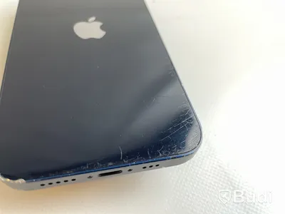 Mobil Apple iPhone 12 64GB. OBS! Sprucken/repad skärm.