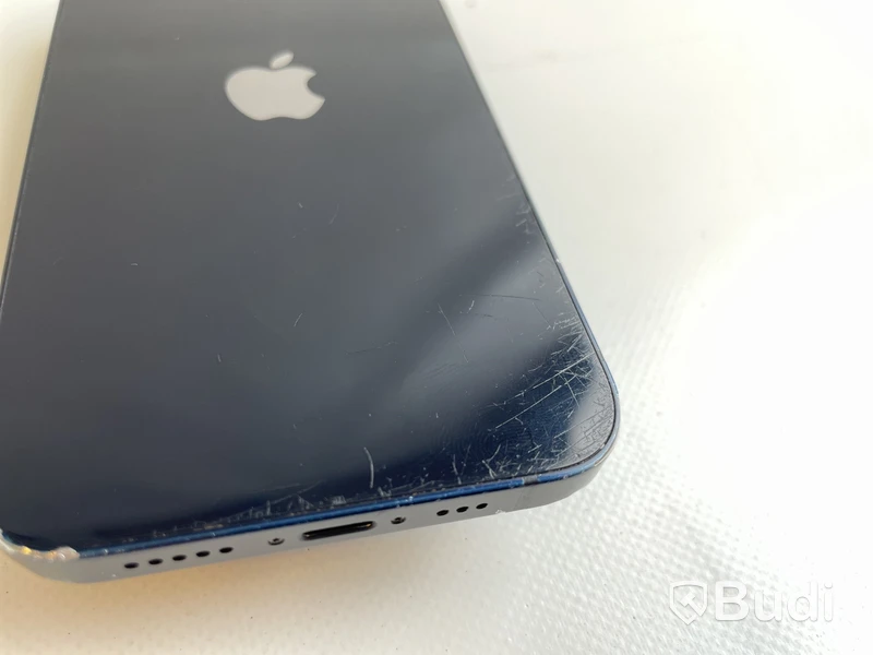 Mobil Apple iPhone 12 64GB. OBS! Sprucken/repad skärm.