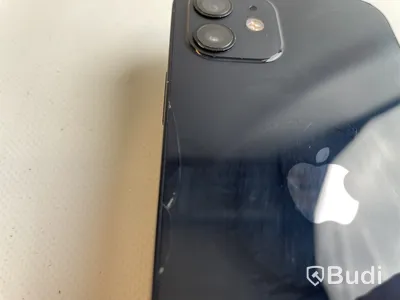 Mobil Apple iPhone 12 64GB. OBS! Sprucken baksida.