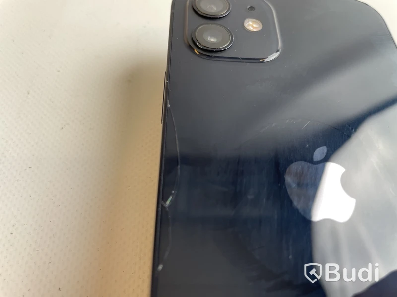 Mobil Apple iPhone 12 64GB. OBS! Sprucken baksida.