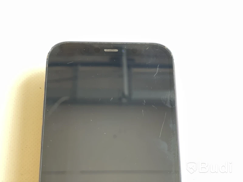 Mobil Apple iPhone 12 64GB. OBS! Sprucken/repad skärm.