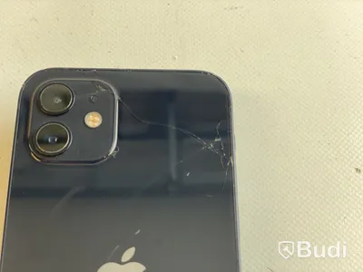 Mobil Apple iPhone 12 64GB. OBS! Sprucken/repad skärm.