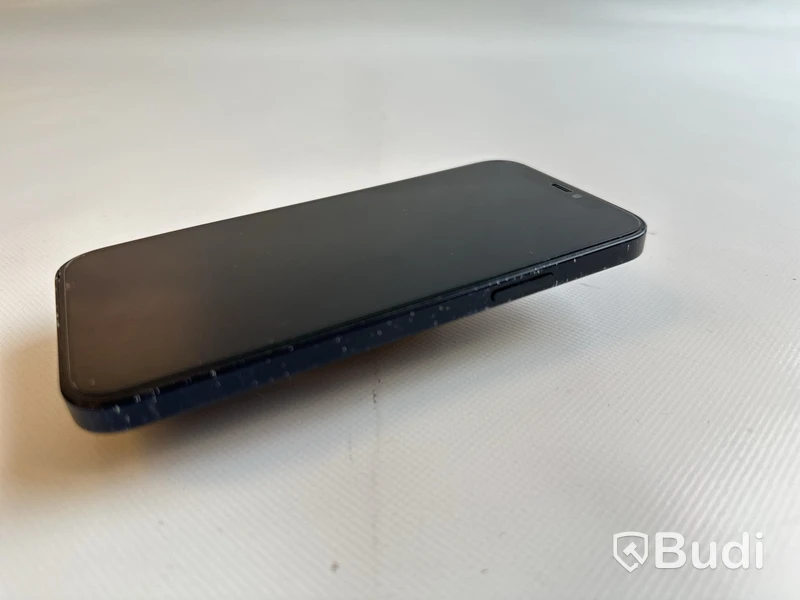 Mobil Apple iPhone 12 64GB. OBS! Repad skärm.