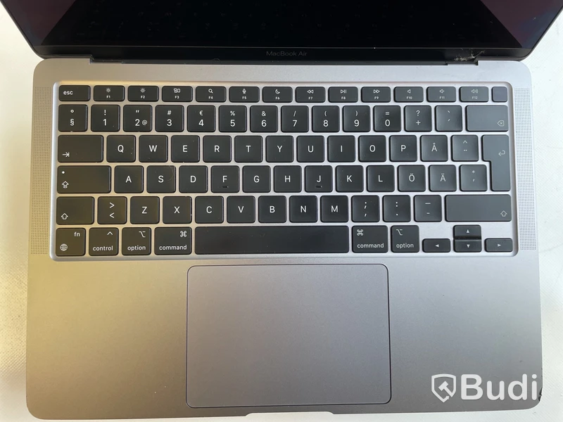 Dator Apple MacBook Air M1 (2020). OBS. Sprucken skärm.