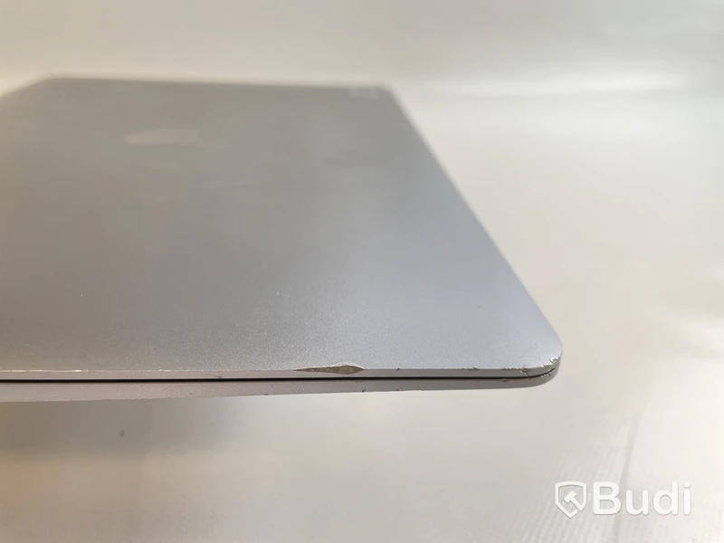 Dator Apple MacBook Air M1 (2020). OBS. Sprucken skärm.