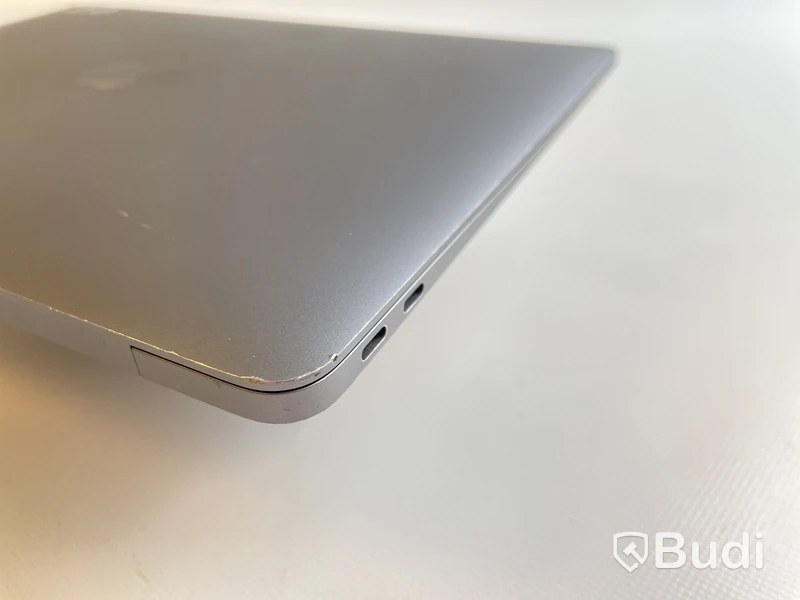 Dator Apple MacBook Air M1 (2020). OBS. Sprucken skärm.