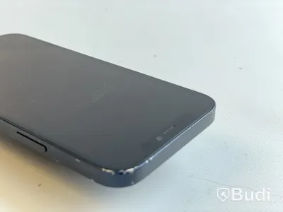 Mobil Apple iPhone 12 64GB. OBS! Sprucken baksida.