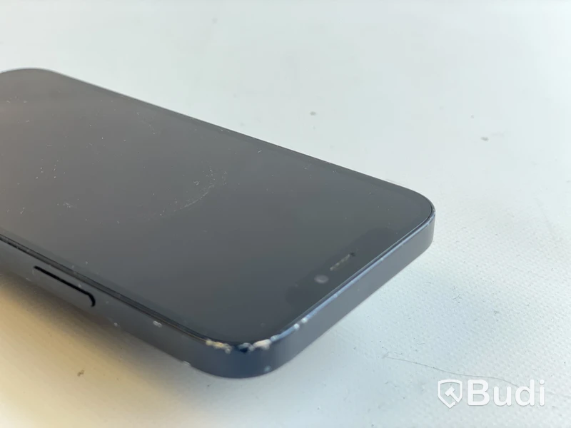 Mobil Apple iPhone 12 64GB. OBS! Sprucken baksida.