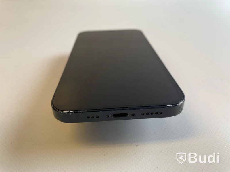 Mobil Apple iPhone 12 64GB. OBS! Repad skärm.
