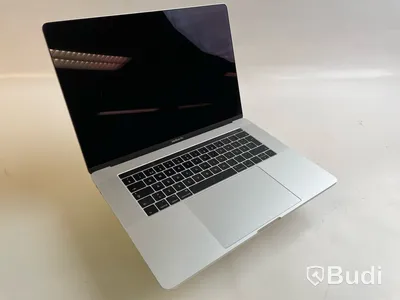 Dator Apple MacBook Pro 15tum (2017). OBS! Repad skärm.
