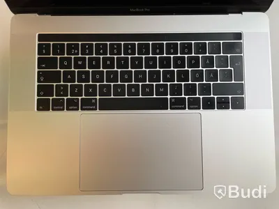 Dator Apple MacBook Pro 15tum (2017). OBS! Repad skärm.