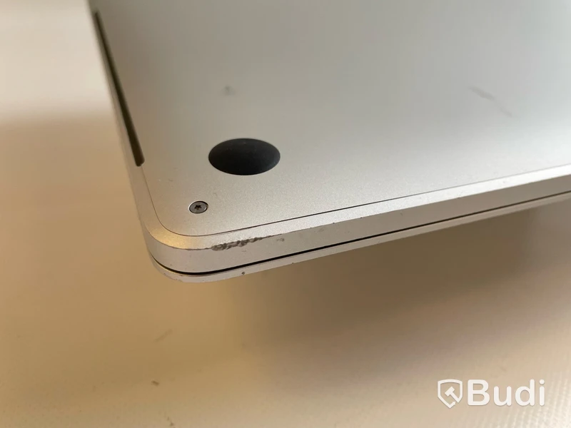 Dator Apple MacBook Pro 15tum (2017). OBS! Repad skärm.