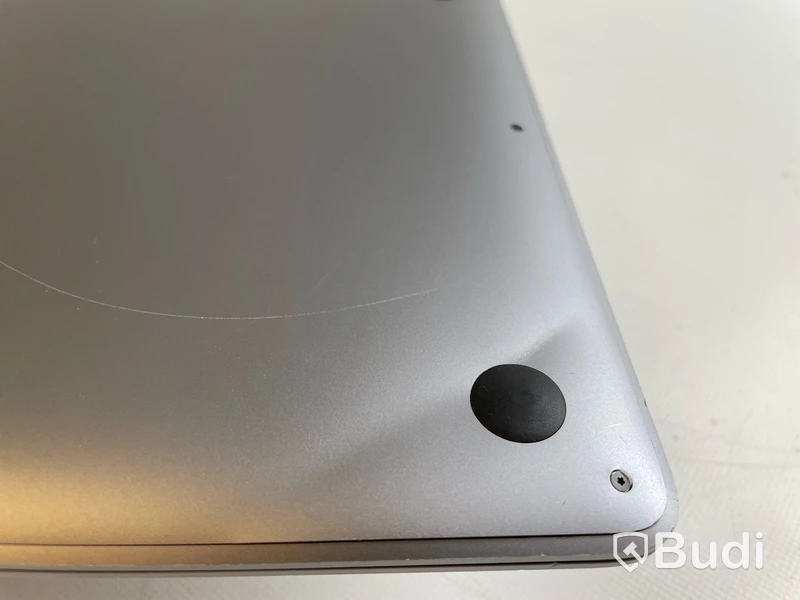 Dator Apple MacBook Air M1 (2020). OBS! Sprucken skärm.