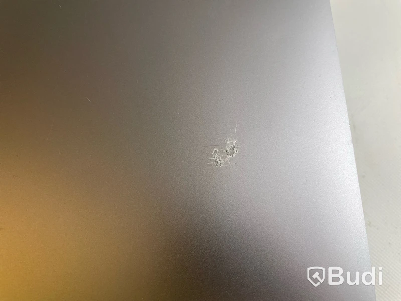 Dator Apple MacBook Air M1 (2020). OBS! Sprucken skärm.