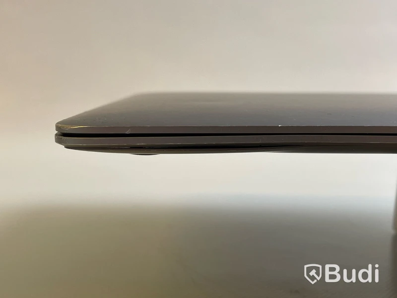Dator Apple MacBook Air M1 (2020). OBS! Sprucken skärm.