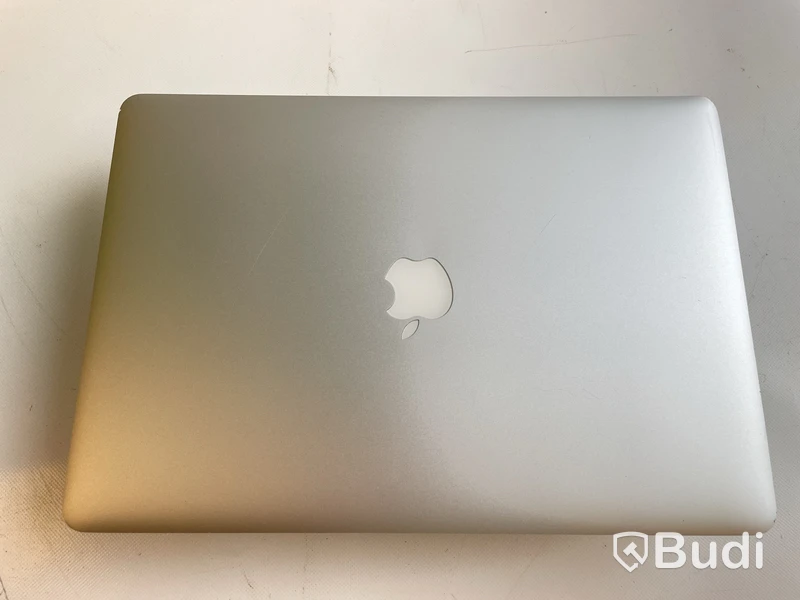 Dator Apple MacBook Pro 15tum (2015). OBS! Defekt skärm.