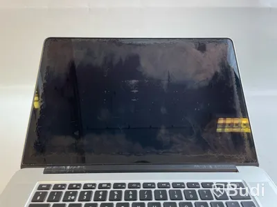 Dator Apple MacBook Pro 15tum (2015). OBS! Defekt skärm.