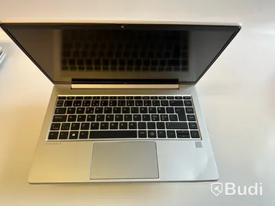 Dator HP ProBook 440 14tum G9. OBS! Inget OS och defekt chassi.