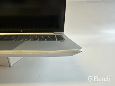 Dator HP ProBook 440 14tum G9. OBS! Inget OS och defekt chassi.