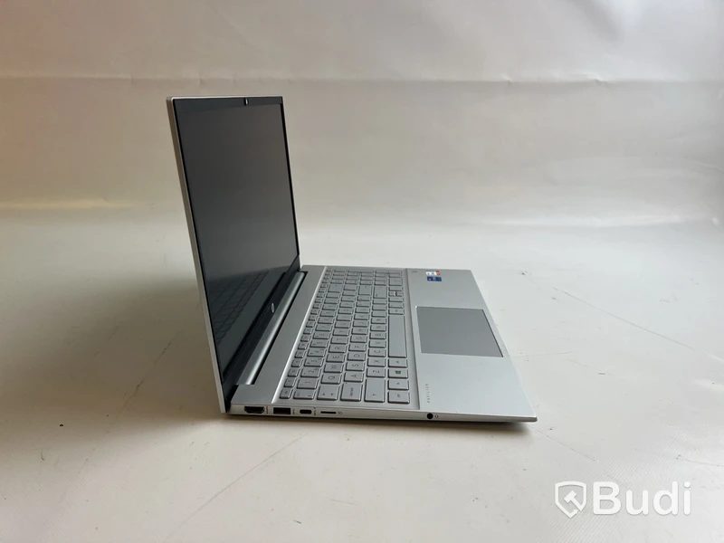 Dator HP Pavilion 15 inkl. laddare.